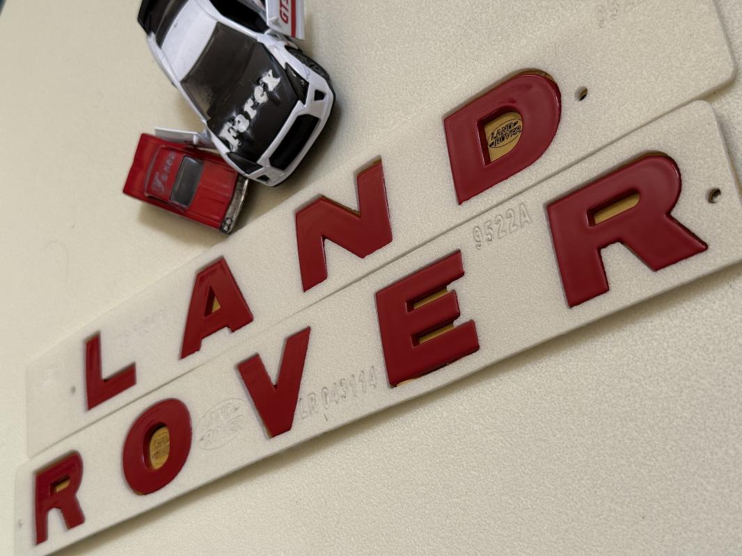 Land Rover Kırmızı Bagaj Yazısı 3M 3D ABS