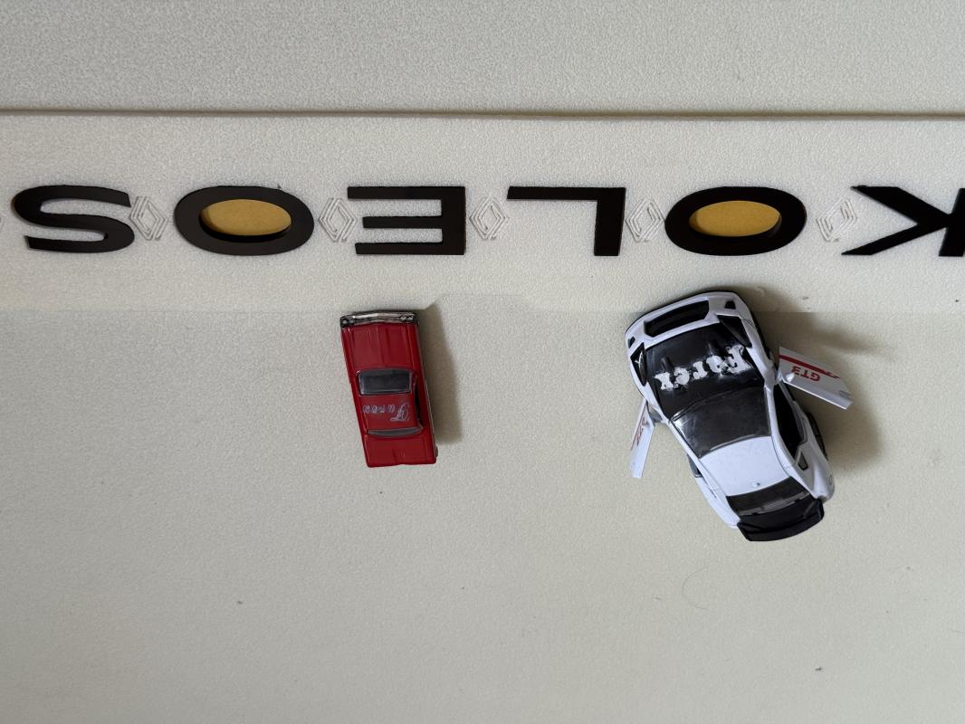 Koleos Piano Black Bagaj Yazısı 3M 3D ABS