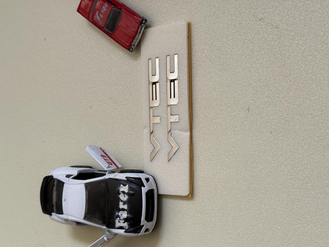 Vtec Krom Çamurluk Arması Seti 2’li 3M 3D ABS