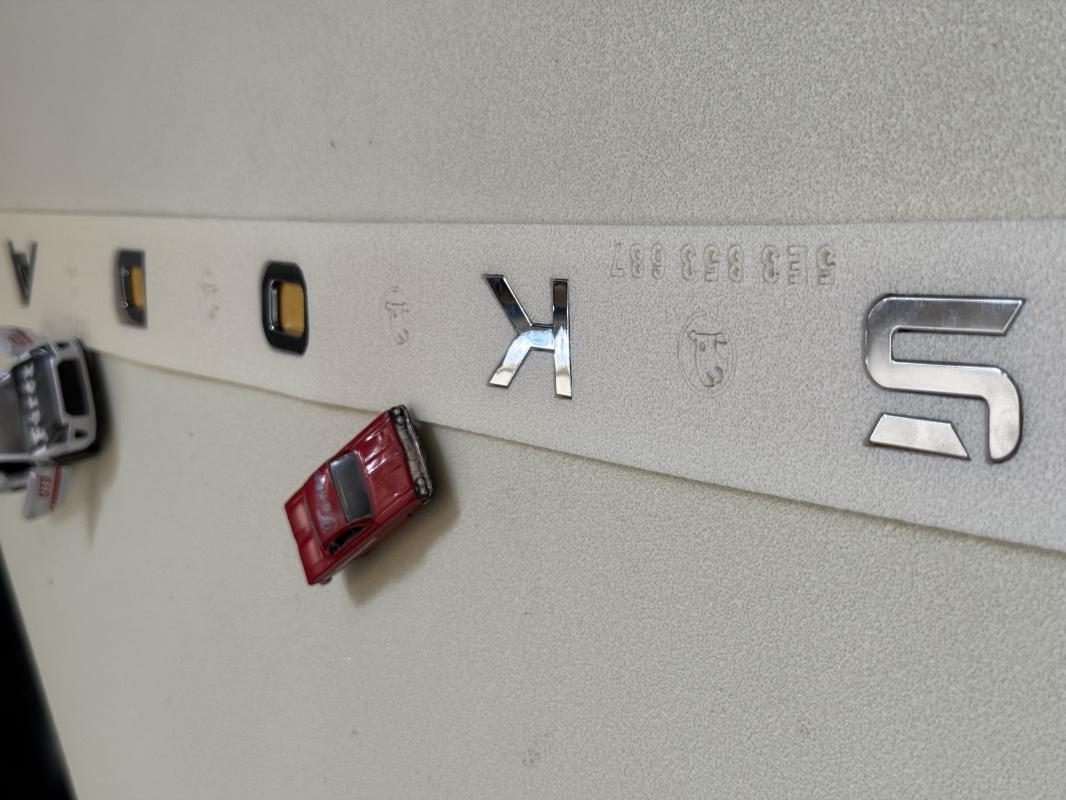 Skoda Yeni Nesil Boşluklu Krom Bagaj Yazısı 3M 3D ABS