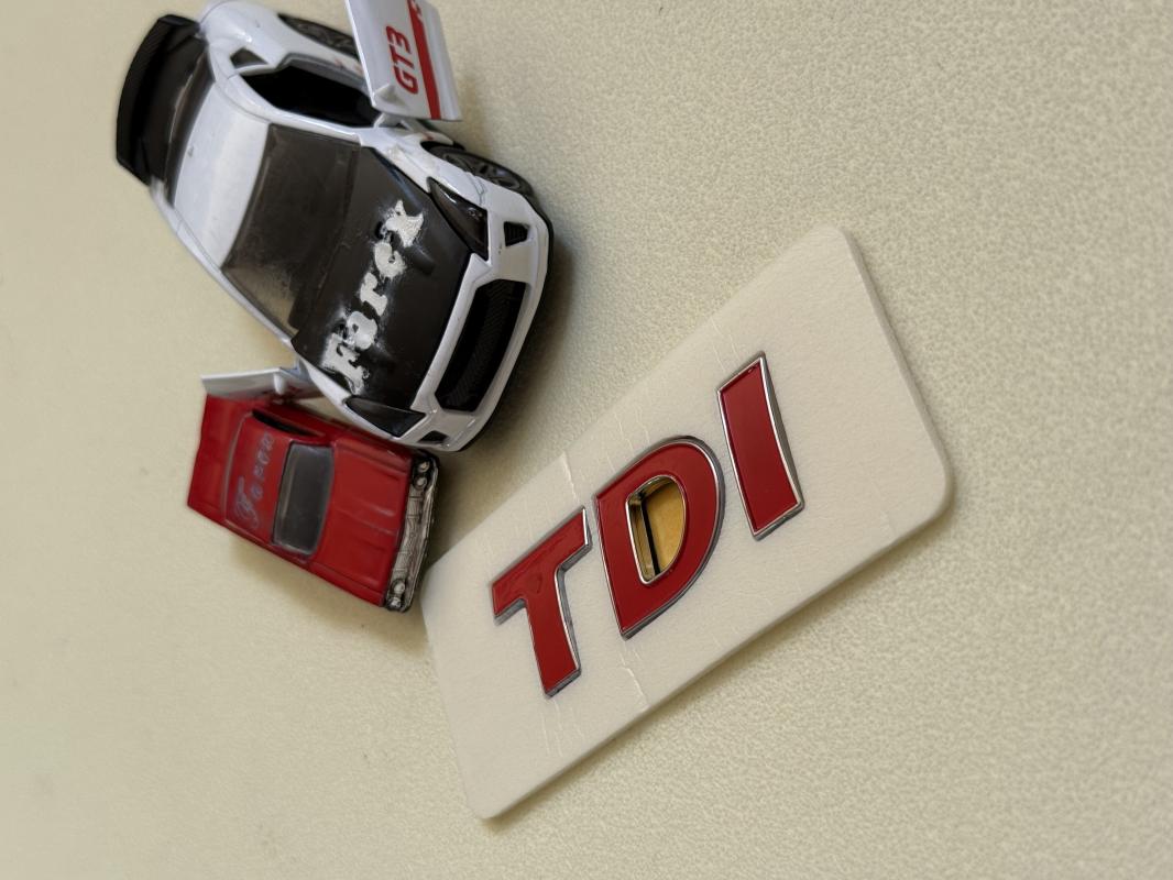 TDI Kırmızı Bagaj Yazısı 3M 3D ABS