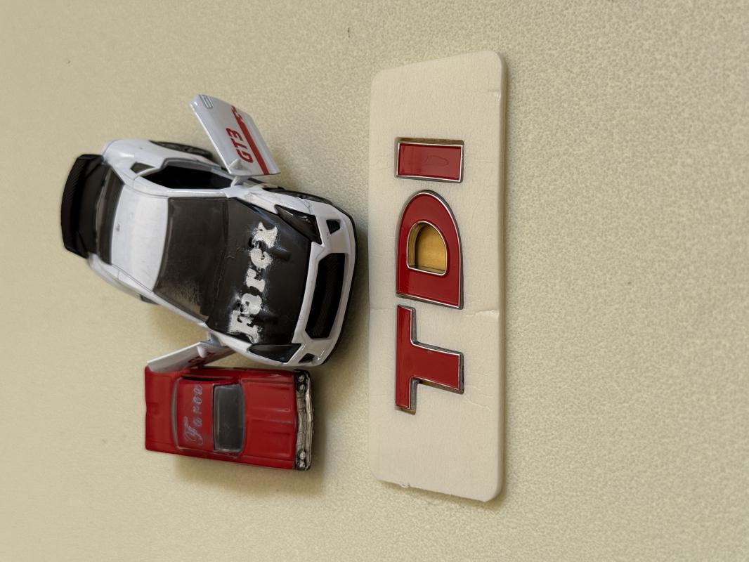 TDI Kırmızı Bagaj Yazısı 3M 3D ABS