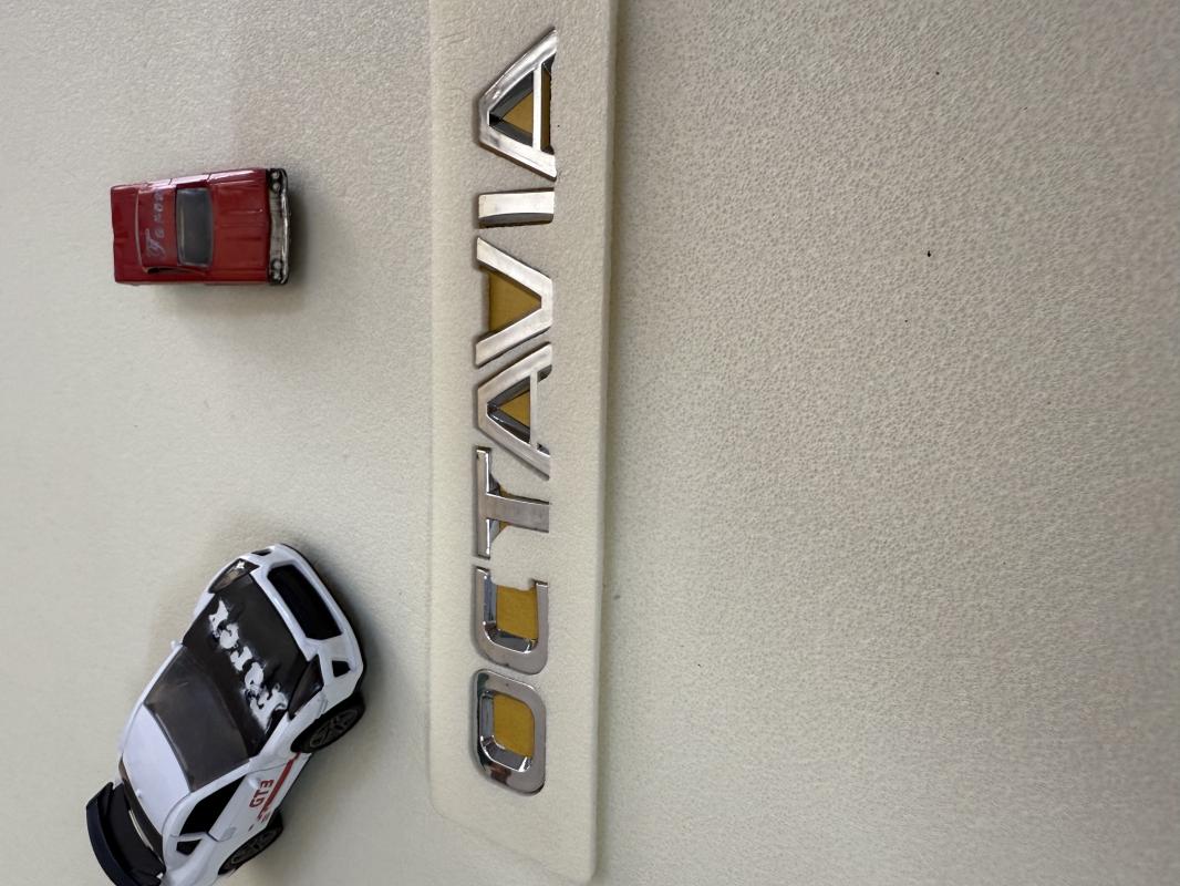 Octavia Krom Bagaj Yazısı 3M 3D ABS