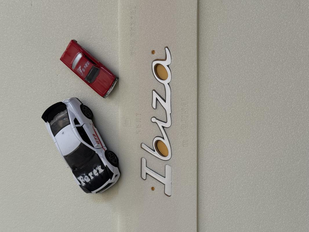 Ibiza İmza Model Gri Bagaj Yazısı 3M 3D ABS