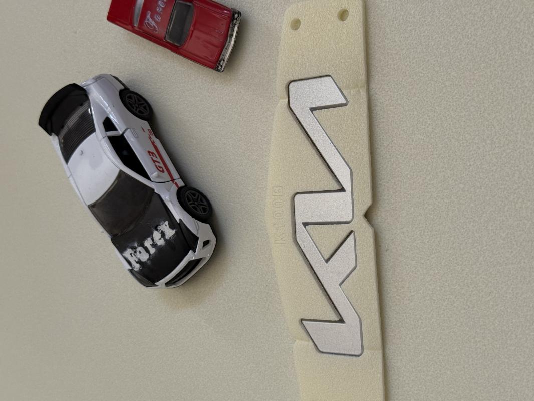 Kia Gri Kaput Arması Yeni Nesil 21 cm 3M 3D ABS