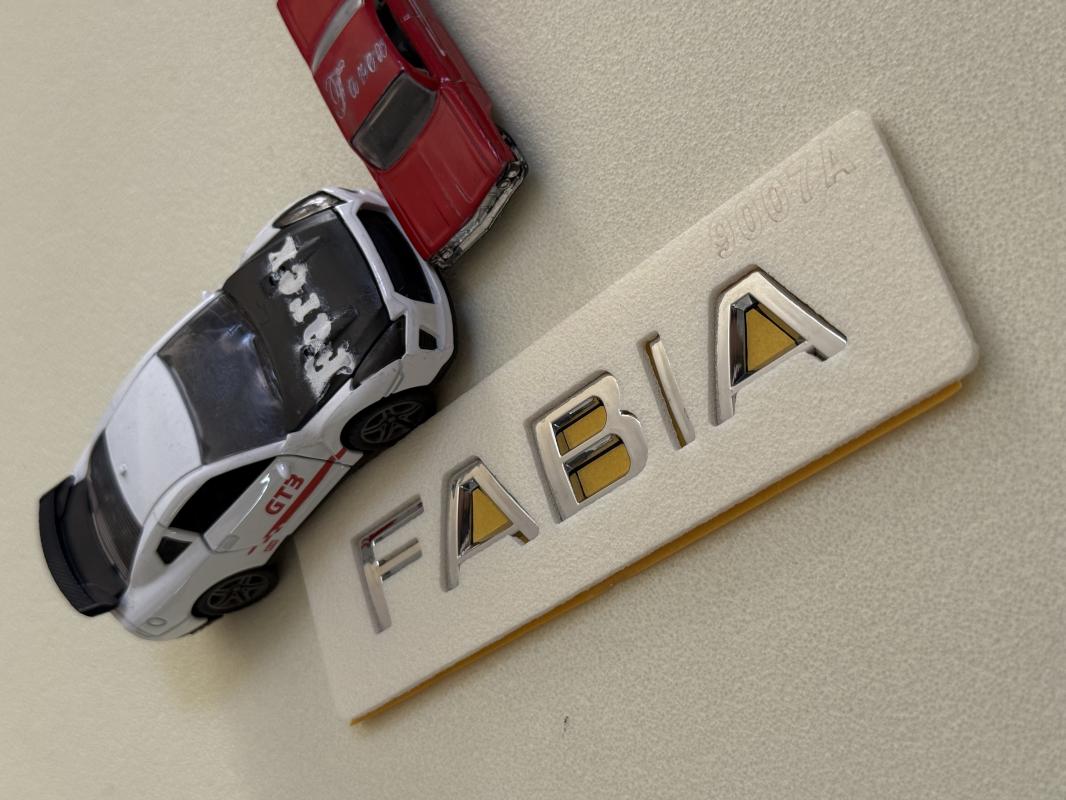 Fabia Krom Bagaj Yazısı 3M 3D ABS