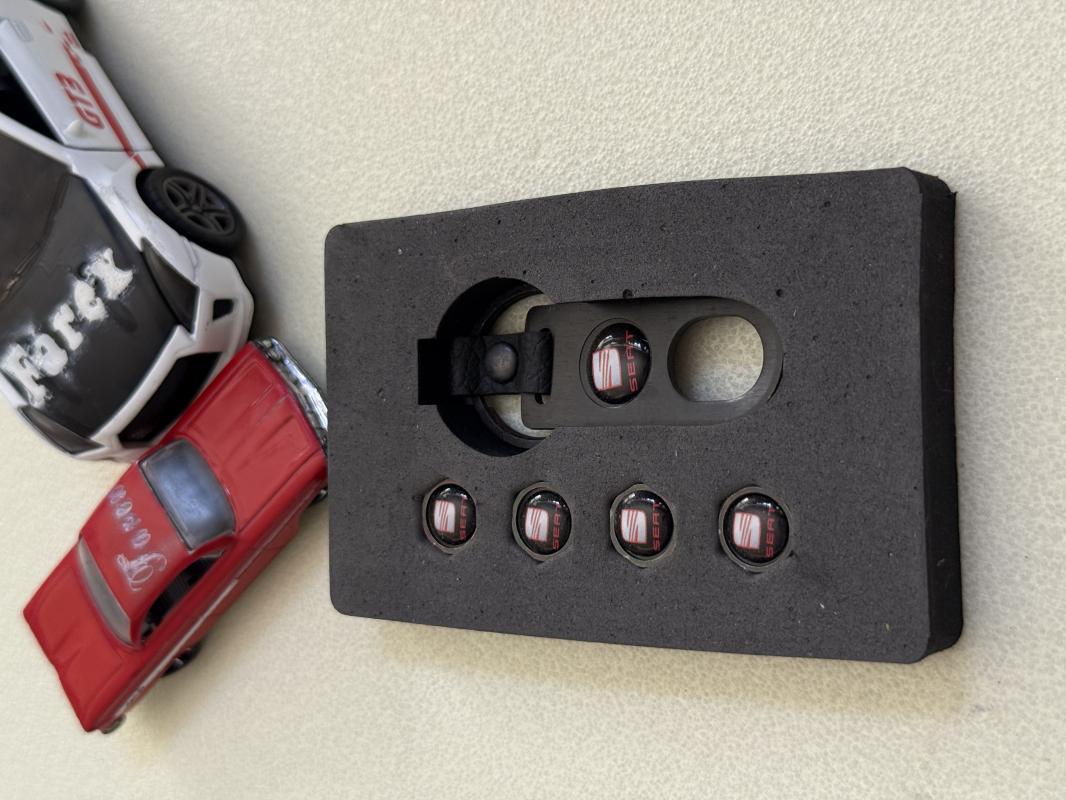 Seat Sipob Kapağı ve Anahtarlık Seti 3M 3D ABS