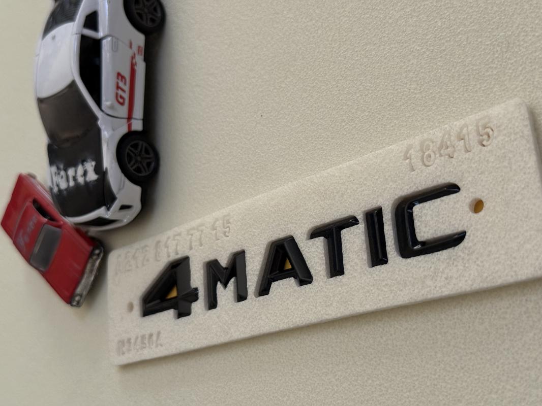4Matic Üçgen Tip Piano Black Bagaj Yazısı 3M 3D ABS