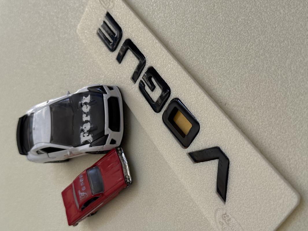 Vogue Piano Black Bagaj Yazısı 3M 3D ABS