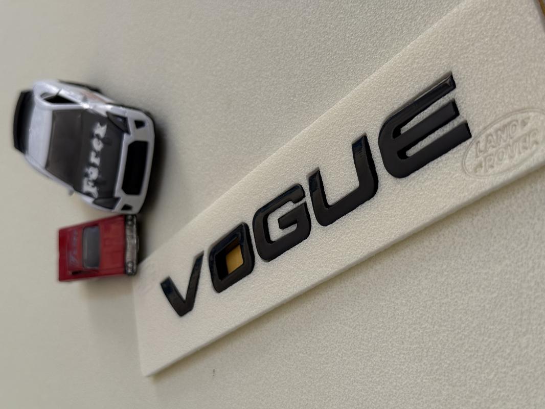 Vogue Piano Black Bagaj Yazısı 3M 3D ABS