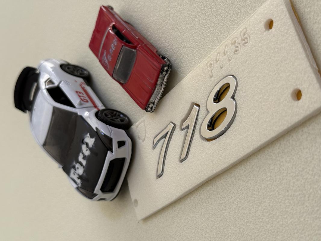 718 ( Porsche ) Krom Bagaj Yazısı 3M 3D ABS