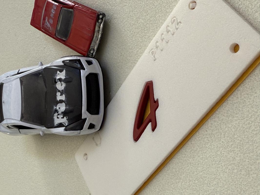 4 ( Porsche ) Kırmızı Bagaj Yazısı 3M 3D ABS