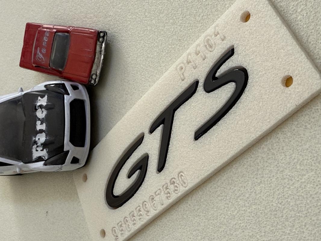 GTS ( Porsche ) Piano Black Bagaj Yazısı 3M 3D ABS