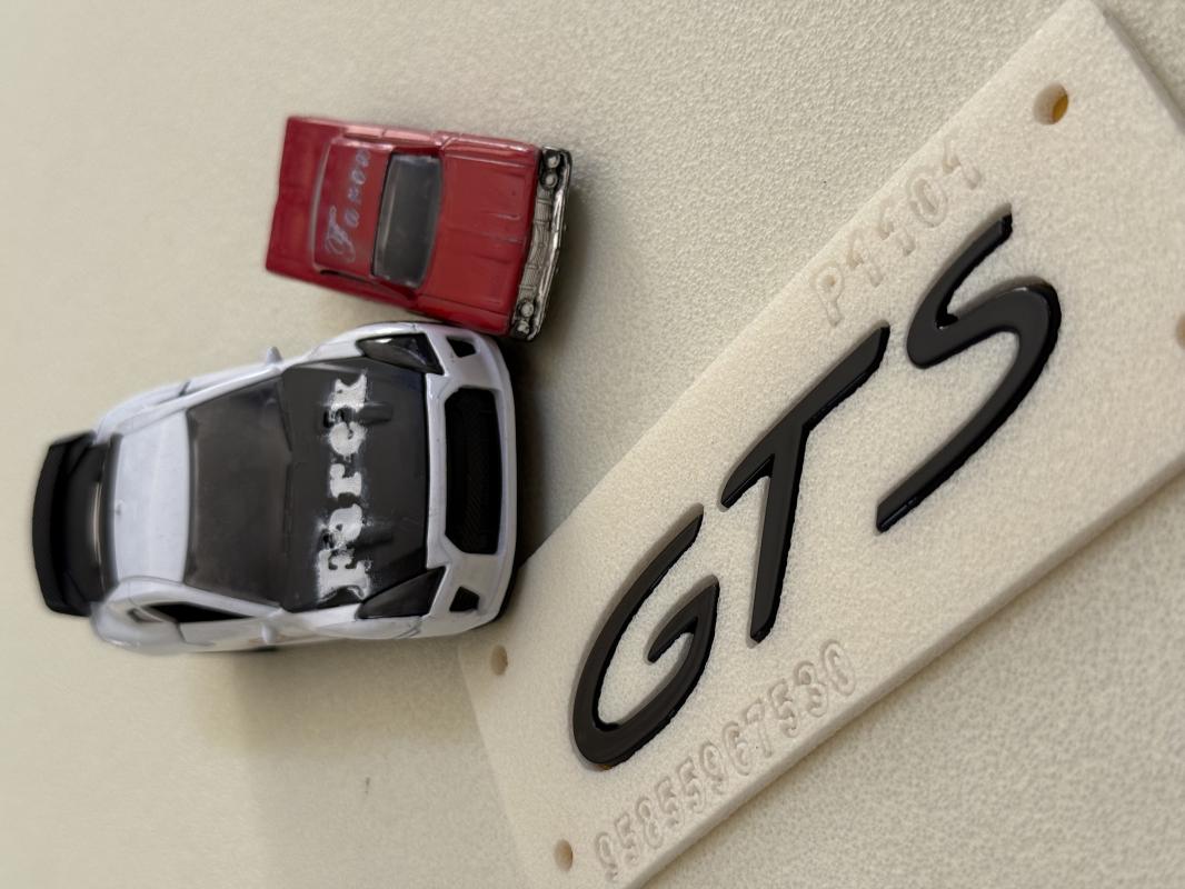 GTS ( Porsche ) Piano Black Bagaj Yazısı 3M 3D ABS