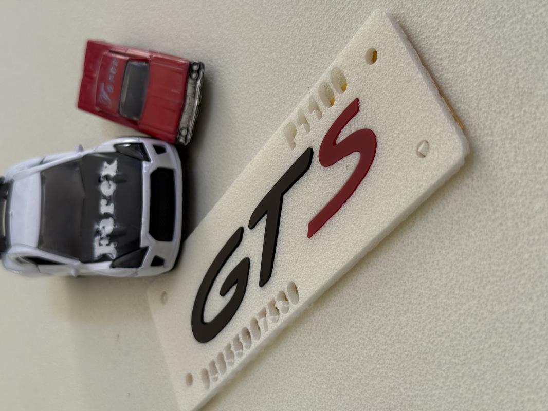 GTS ( Porsche ) Piano Black Bagaj Yazısı 3M 3D ABS