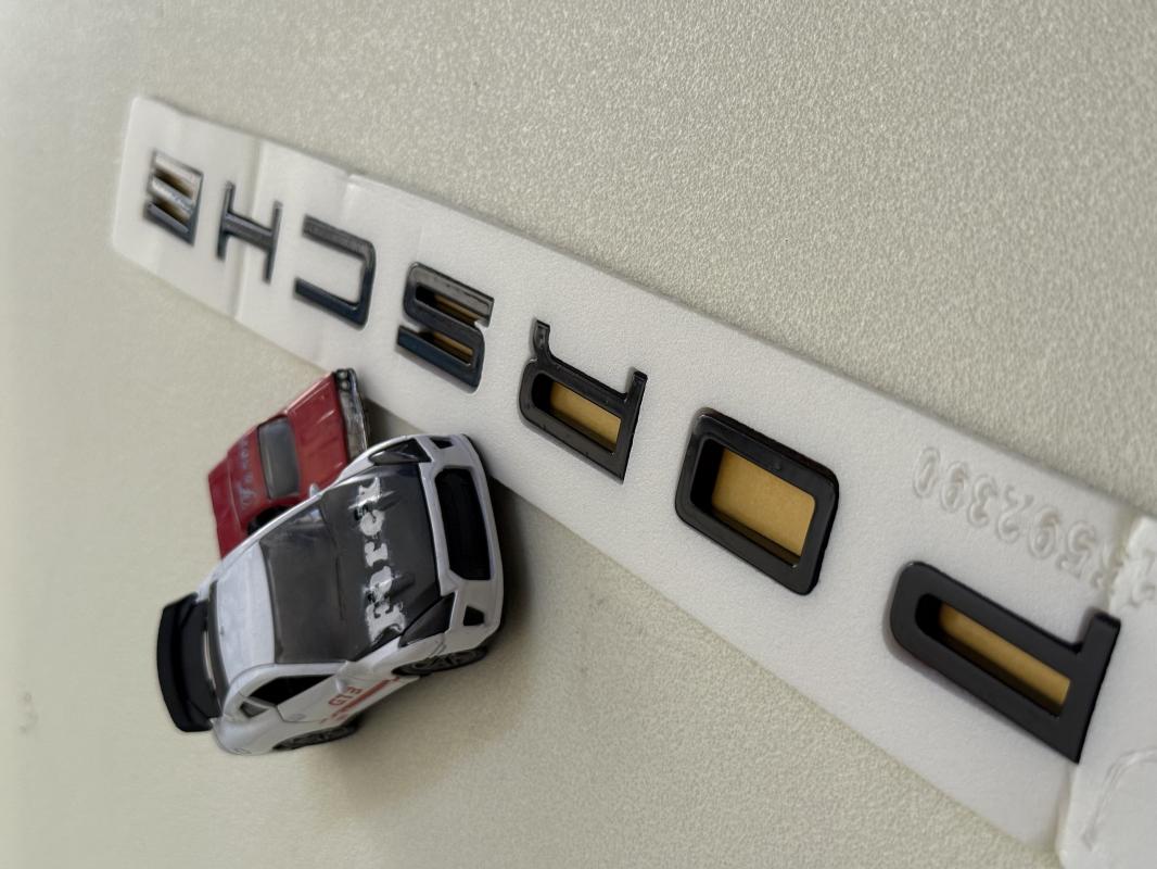 Porsche Piano Black Boşluklu Bagaj Yazısı 3M 3D ABS