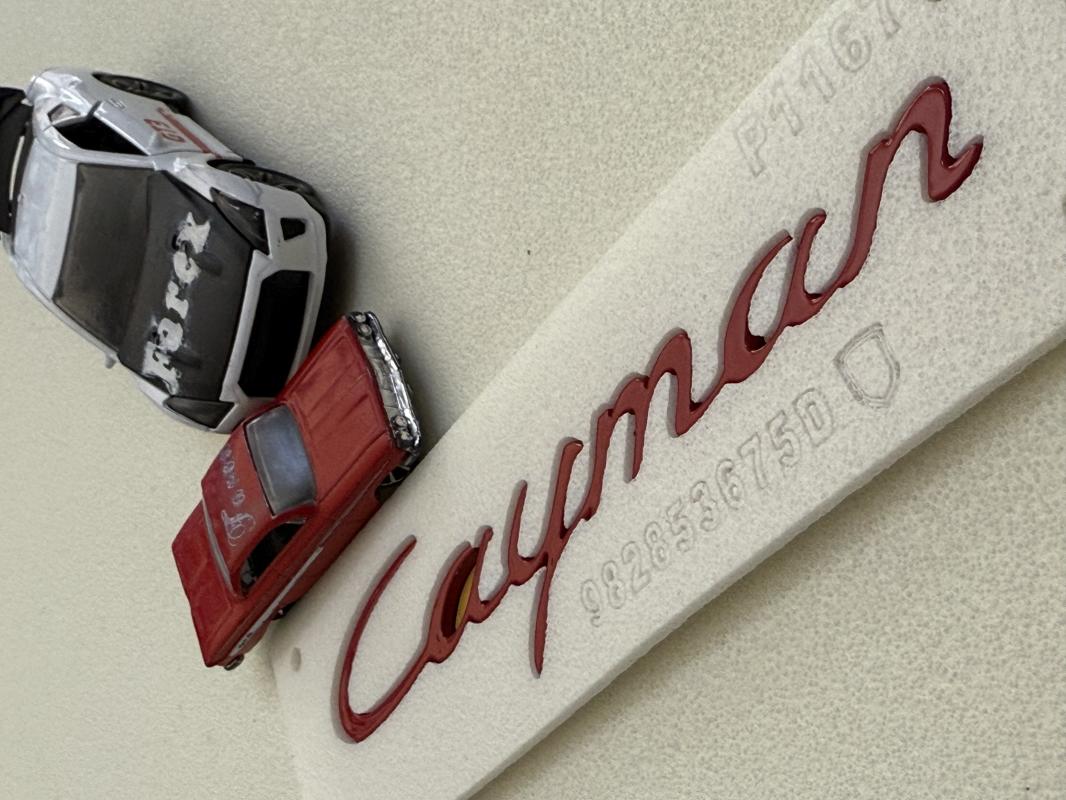 Cayman ( Porsche ) Küçük Boy Kırmızı Bagaj Yazısı 3M 3D ABS