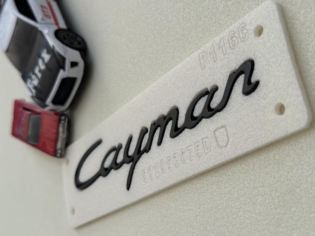 Cayman ( Porsche ) Küçük Boy Piano Black Bagaj Yazısı 3M 3D ABS