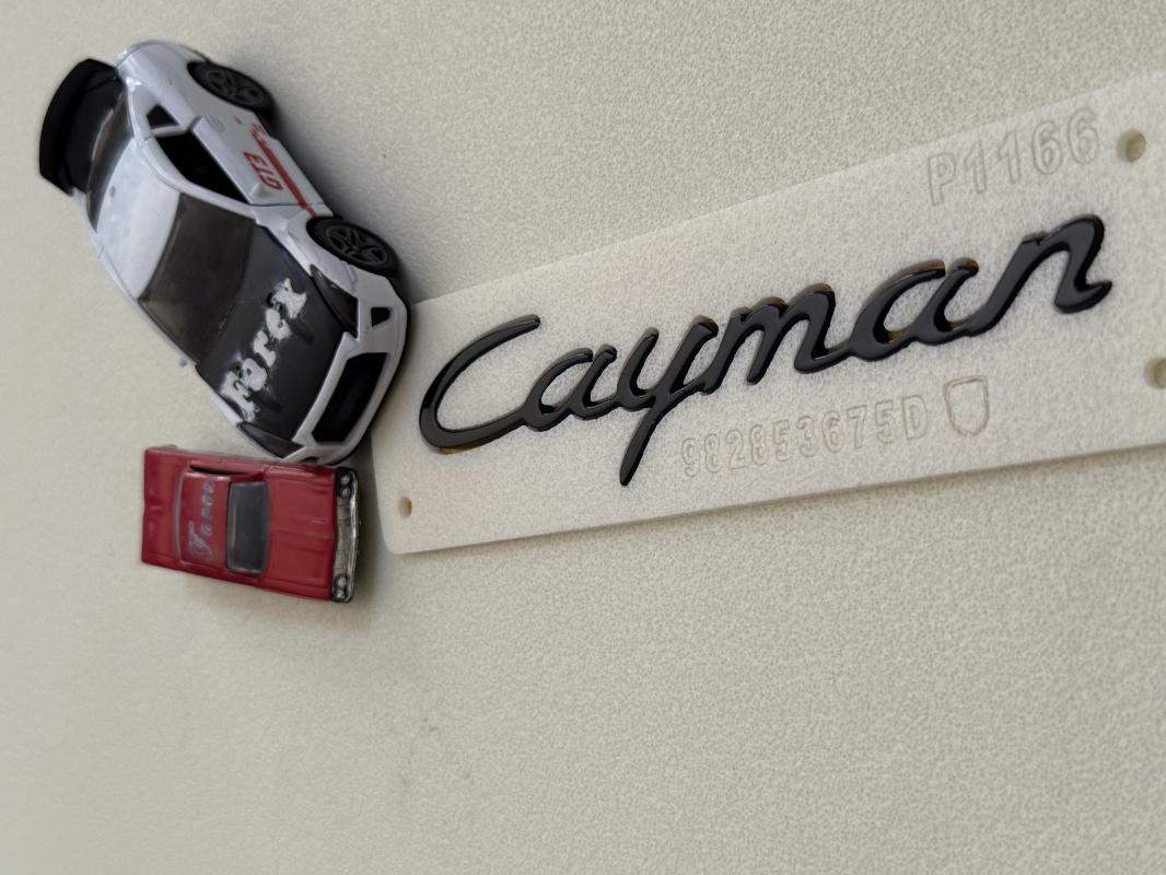 Cayman ( Porsche ) Küçük Boy Piano Black Bagaj Yazısı 3M 3D ABS