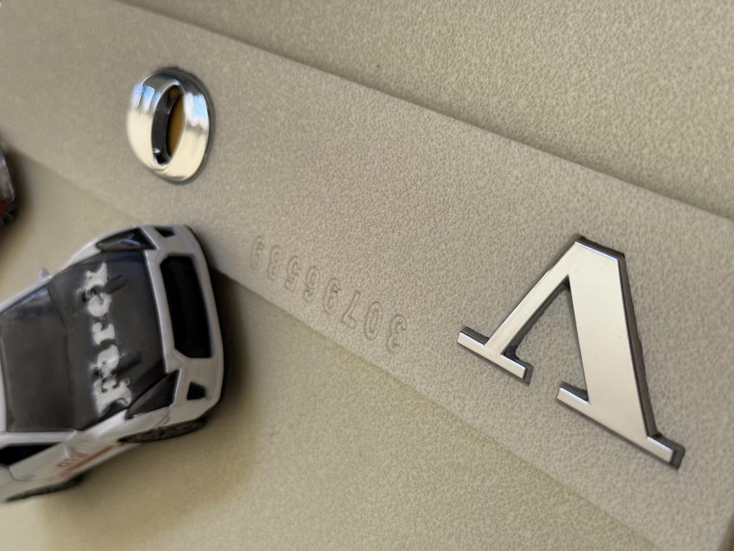 Volvo Yeni Nesil Boşluklu Krom Bagaj Yazısı 3M 3D ABS