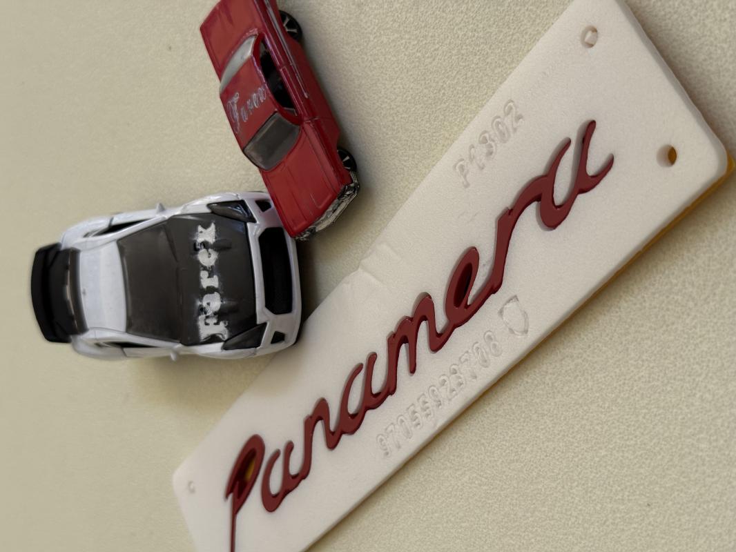 Panamera Kırmızı Küçük Boy Bagaj Yazısı 3M 3D ABS
