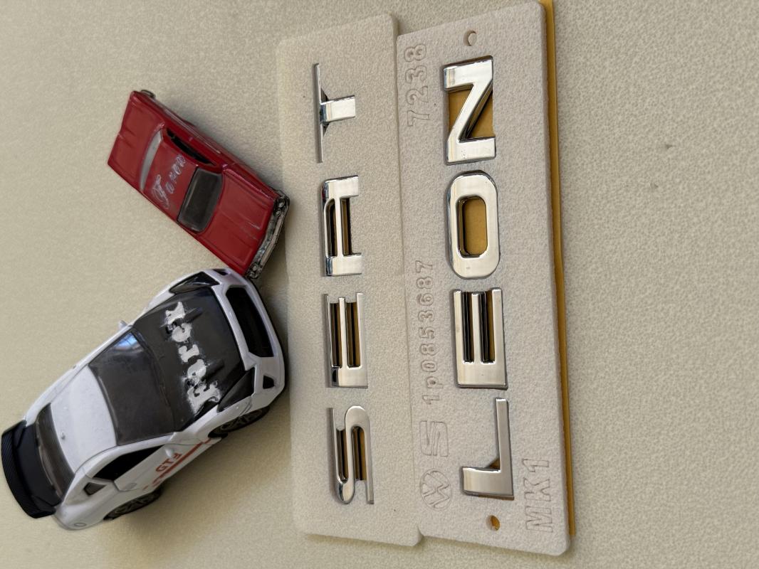 Seat ve Leon Krom Bagaj Yazısı Seti 2’li 3M 3D ABS