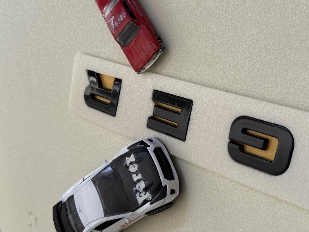Ranger Ön Panjur Piano Black Yeni Nesil Boşluklu Yazısı 3M 3D ABS