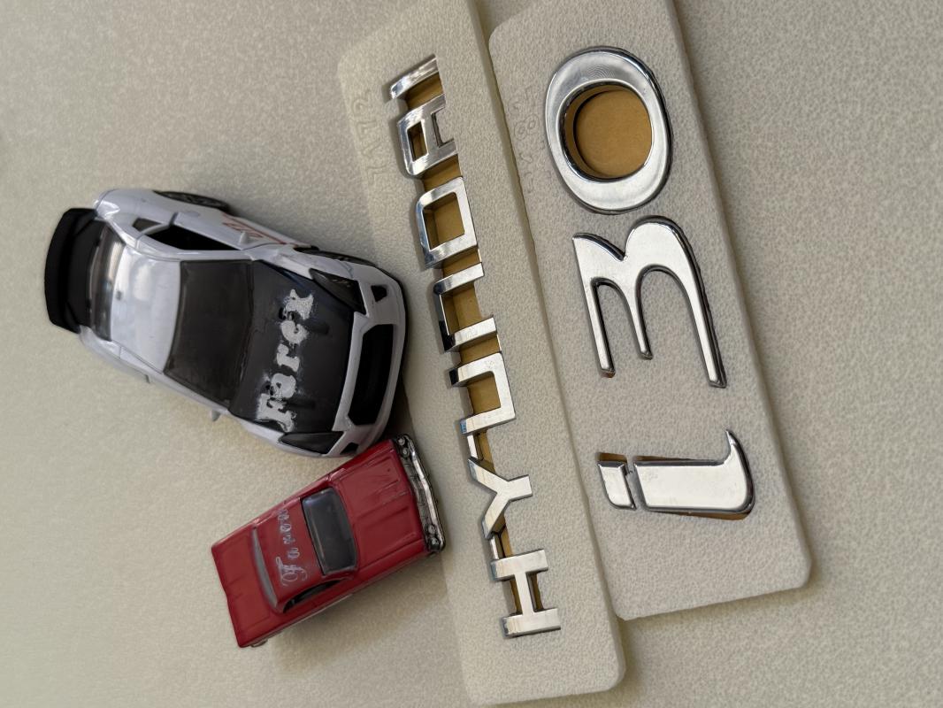 Hyundai ve i30 Krom Bagaj Yazısı Seti 2’li 3M 3D ABS