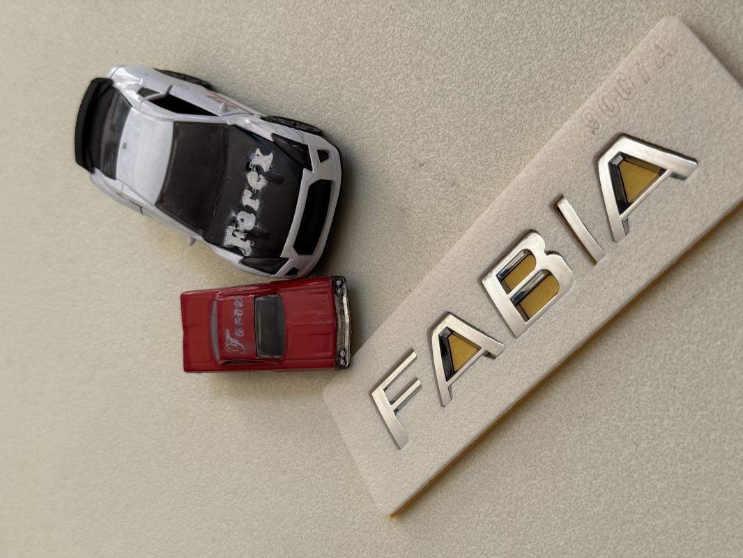 Fabia Krom Bagaj Yazısı 3M 3D ABS