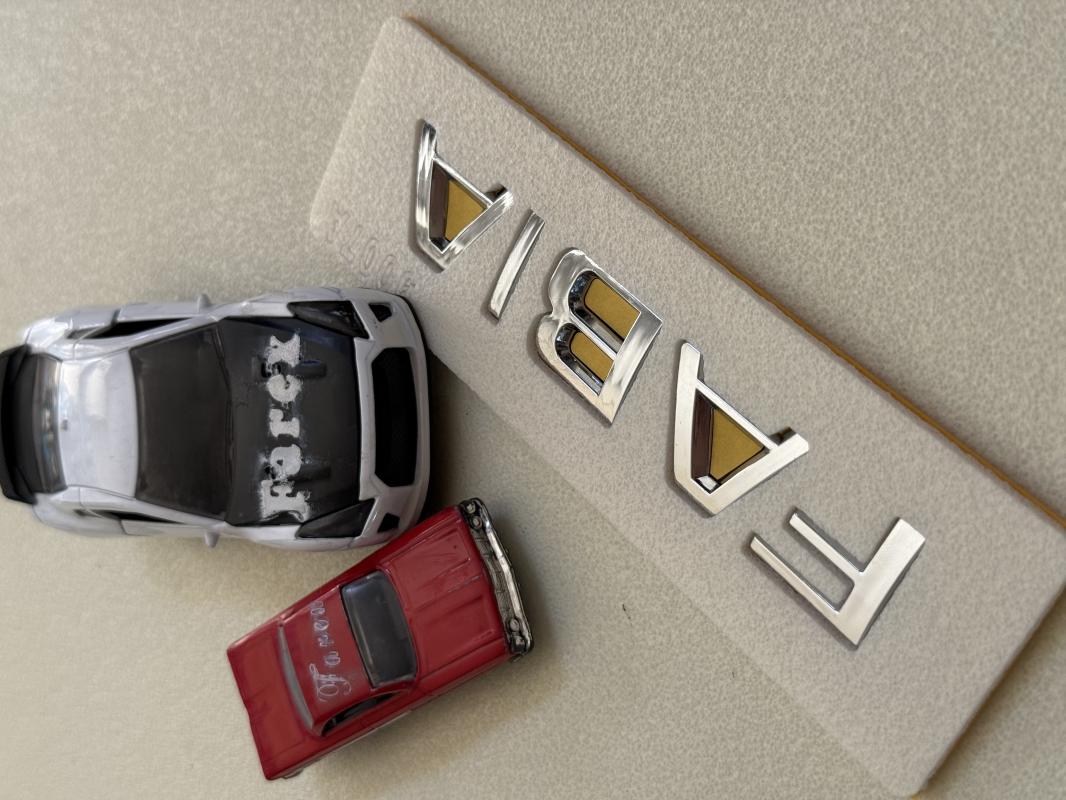 Fabia Krom Bagaj Yazısı 3M 3D ABS