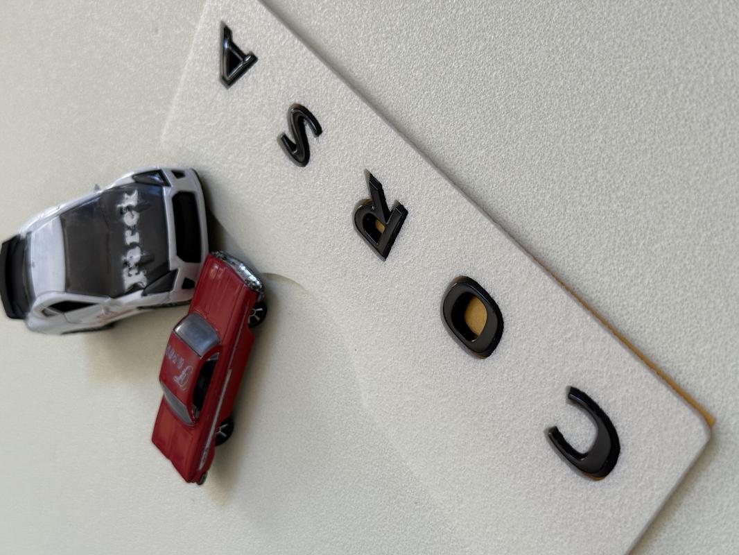 Corsa Boşluklu Piano Black Bagaj Yazısı 3M 3D ABS