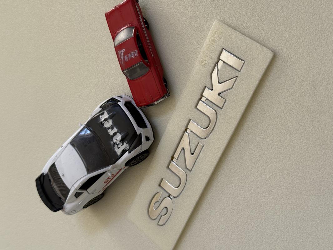 Suzuki Krom Bagaj Yazısı 3M 3D ABS