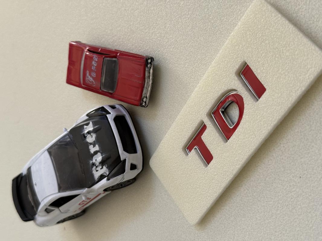 Volkswagen TDI Kırmızı Bagaj Yazısı 3M 3D ABS