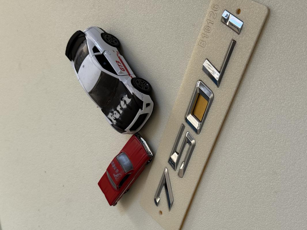 Bmw 750Li Krom Bagaj Yazısı 3M 3D ABS