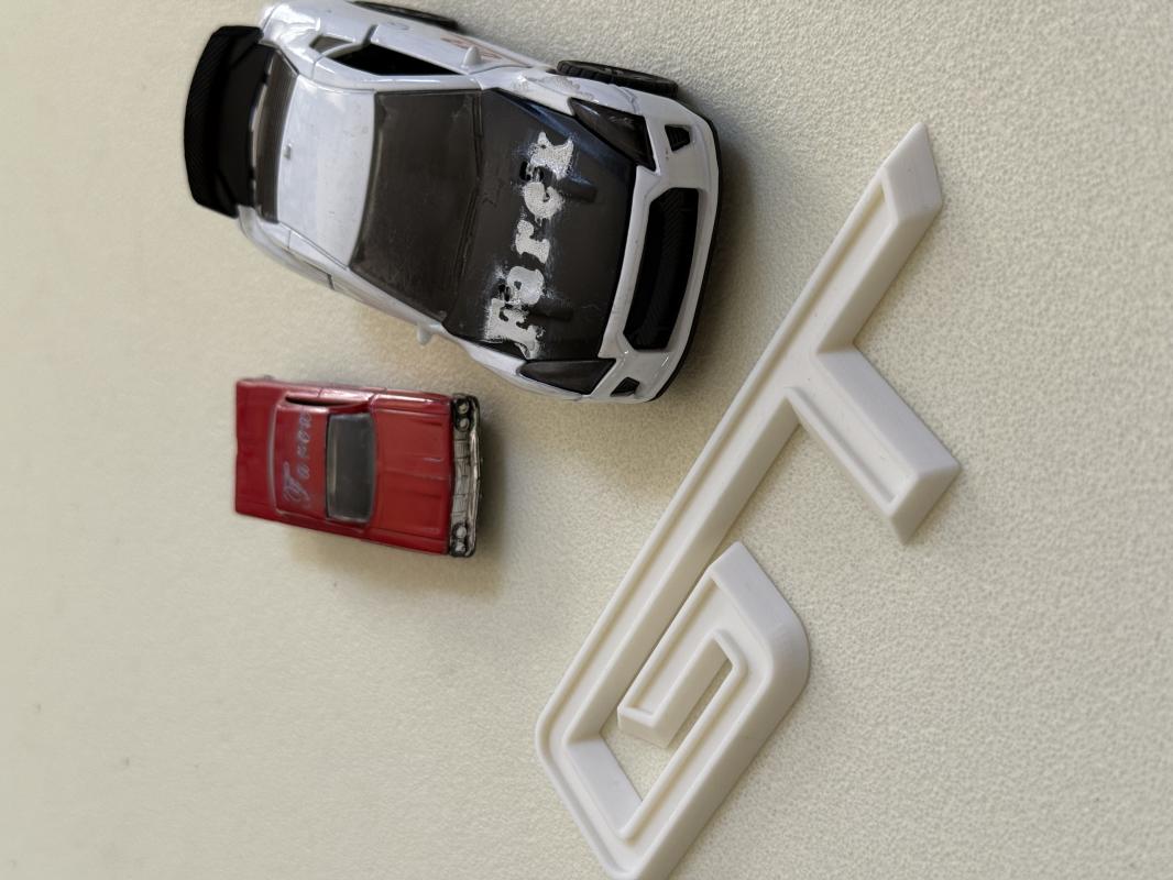 GT Beyaz (Mustang Uyumlu) Çamurluk Yazısı 3M 3D ABS