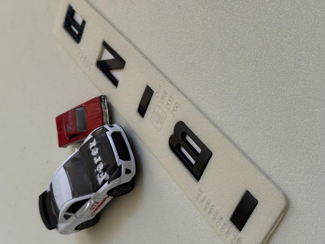 Seat Ibiza Boşluklu Piano Black Bagaj Yazısı 3M 3D ABS