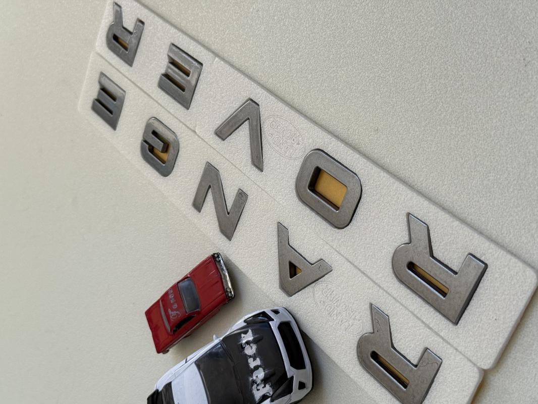 Range Rover Koyu Gri Bagaj Yazısı 3M 3D ABS