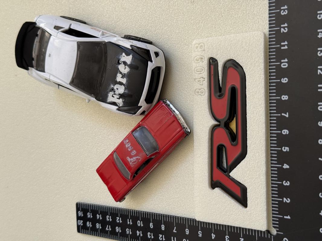 RS Kırmızı-Piano Black Bagaj Yazısı 3M 3D ABS