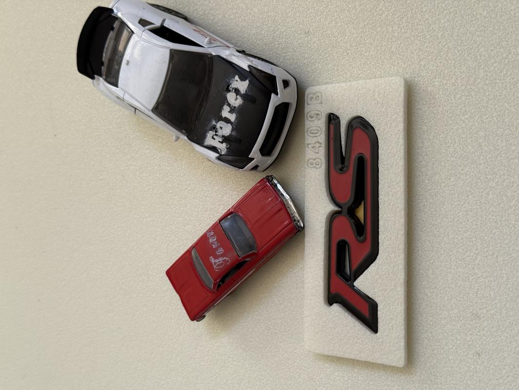 RS Kırmızı-Piano Black Bagaj Yazısı 3M 3D ABS