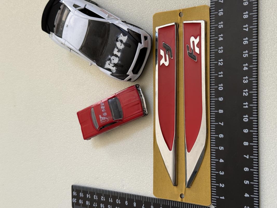 Seat FR Kırmızı Bıçak Çamurluk Arması 3M 3D ABS