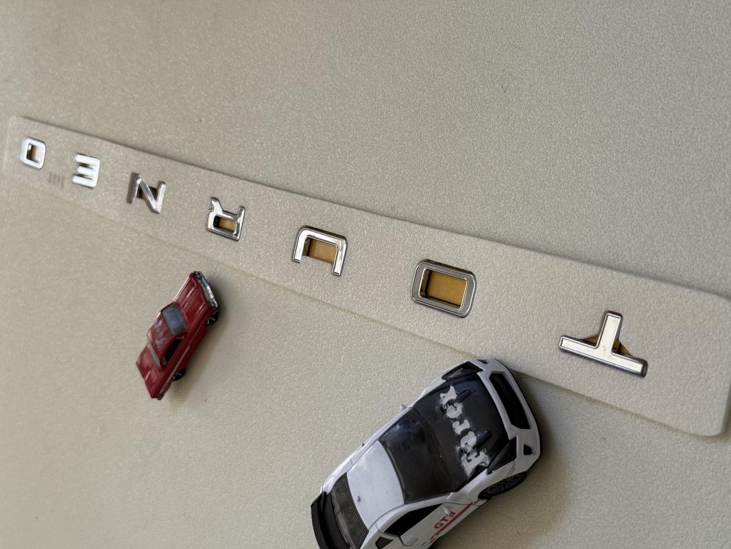 Ford Tourneo Yeni Nesil Boşluklu Krom Bagaj Yazısı 3M 3D ABS