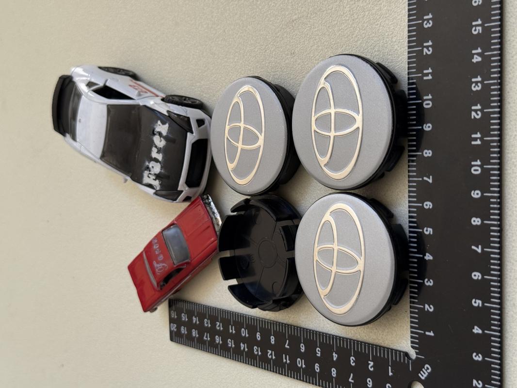 Toyota Gri Jant Kapak Arması Seti 4’lü 3M 3D ABS