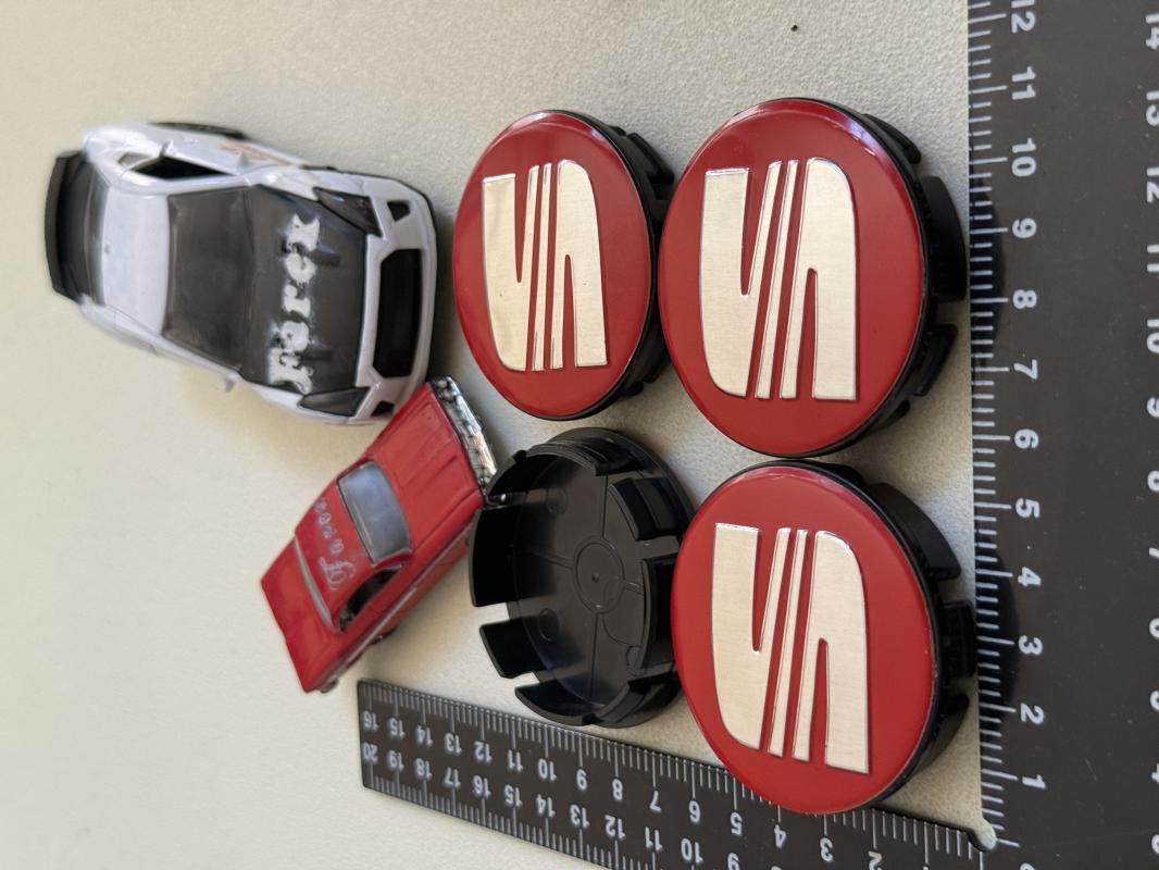 Seat Kırmızı Jant Kapak Arması Seti 4’lü 3M 3D ABS