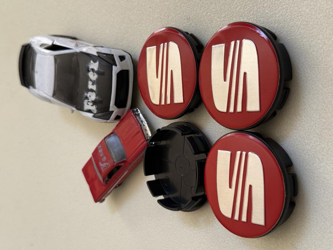 Seat Kırmızı Jant Kapak Arması Seti 4’lü 3M 3D ABS