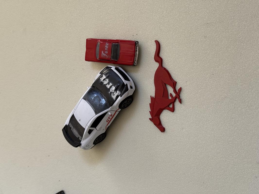Ford Mustang Koşan At Orta Boy Kırmızı 3M 3D ABS
