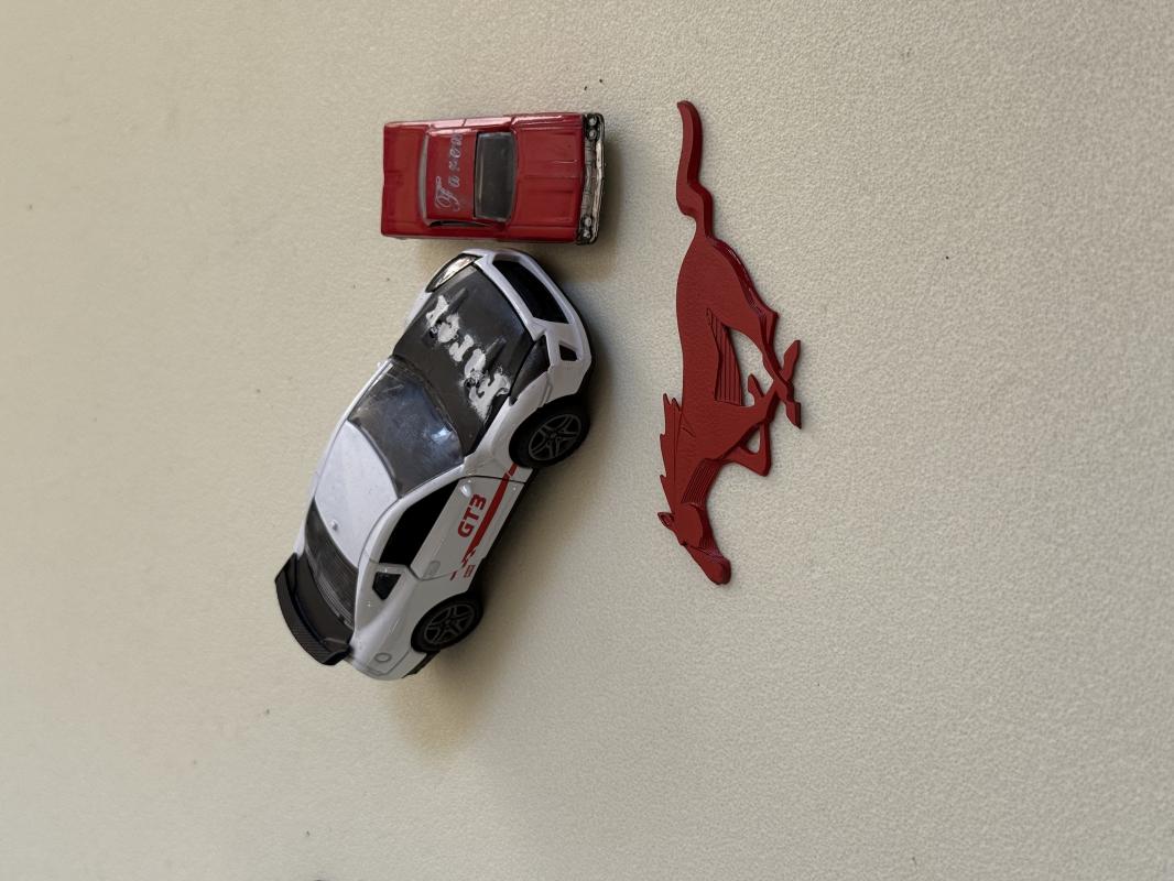 Ford Mustang Koşan At Orta Boy Kırmızı 3M 3D ABS
