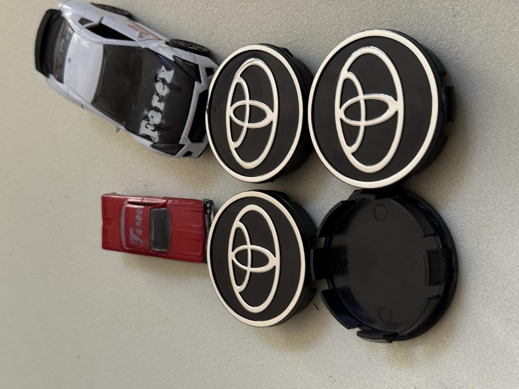 Toyota Piano Black Jant Kapak Arması Seti 4’lü 3M 3D ABS