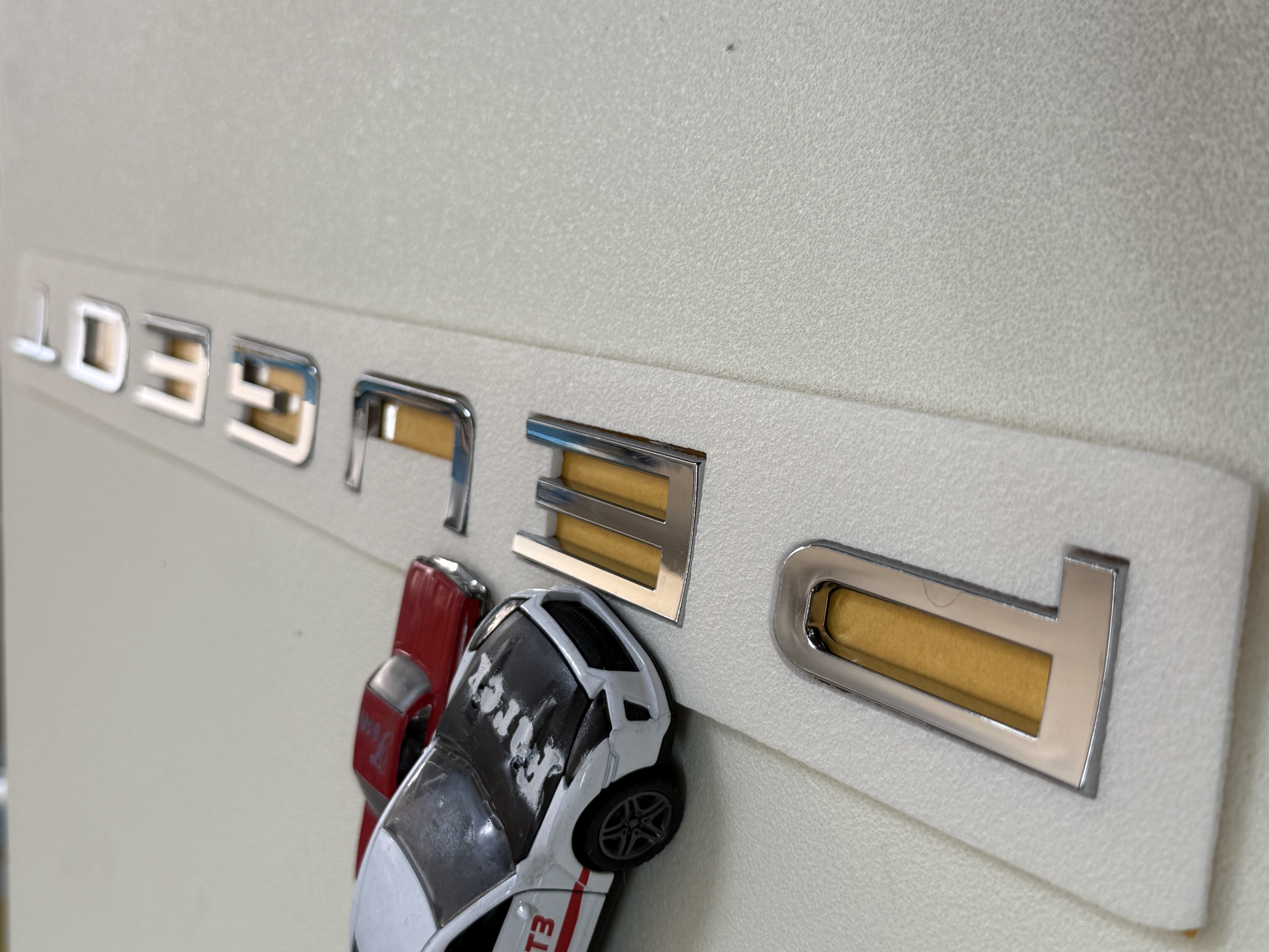 Peugeot Büyük Boy Yeni Nesil Krom Bagaj Yazısı 3M 3D ABS