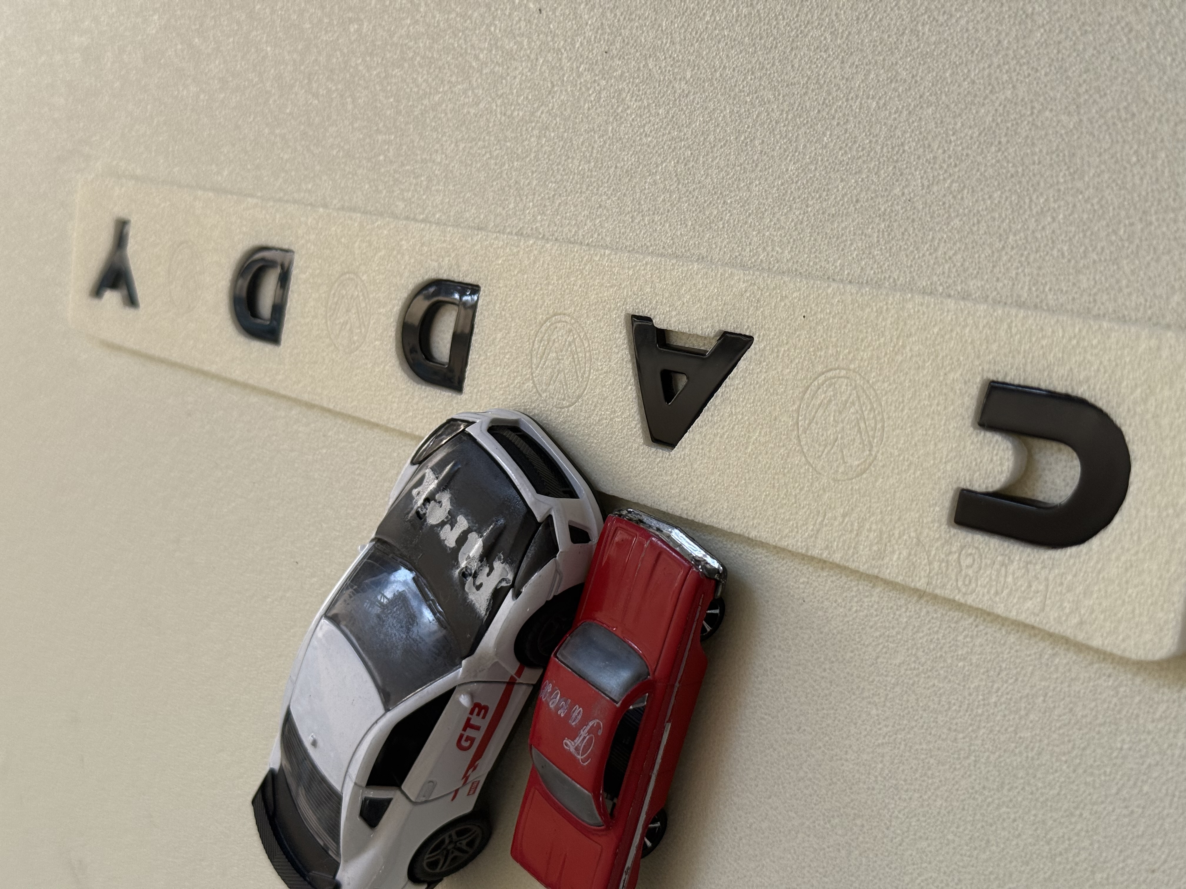Volkswagen Caddy Boşluklu Piano Black Bagaj Yazısı 3M 3D ABS