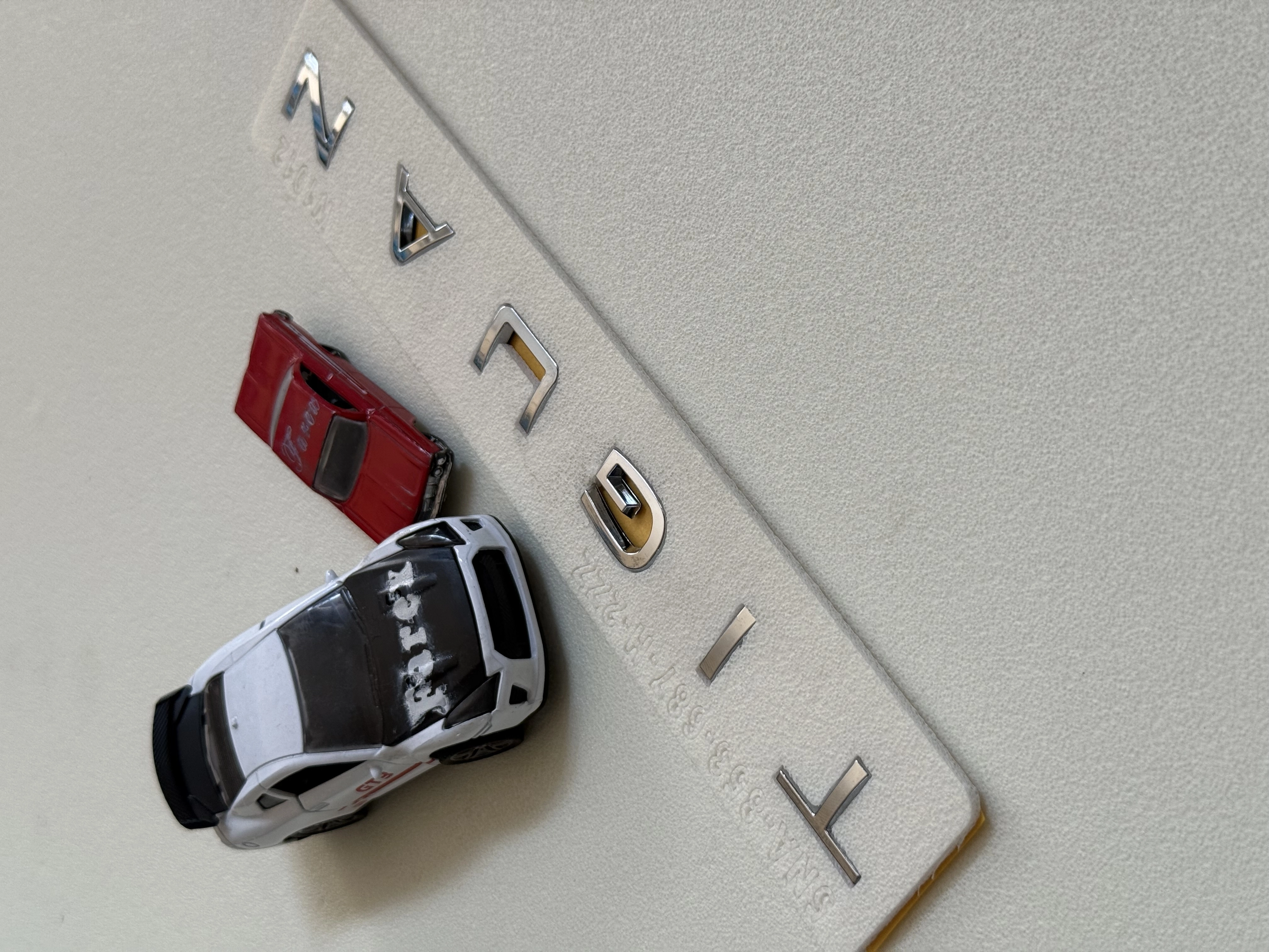 Tiguan Yeni Nesil Krom Bagaj Yazısı 3M 3D ABS Logo Arma